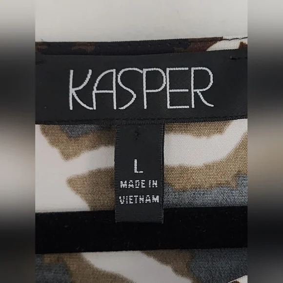 Giraffe/Animal Print Sleeveless Womens Blouse - Picture 2 of 10